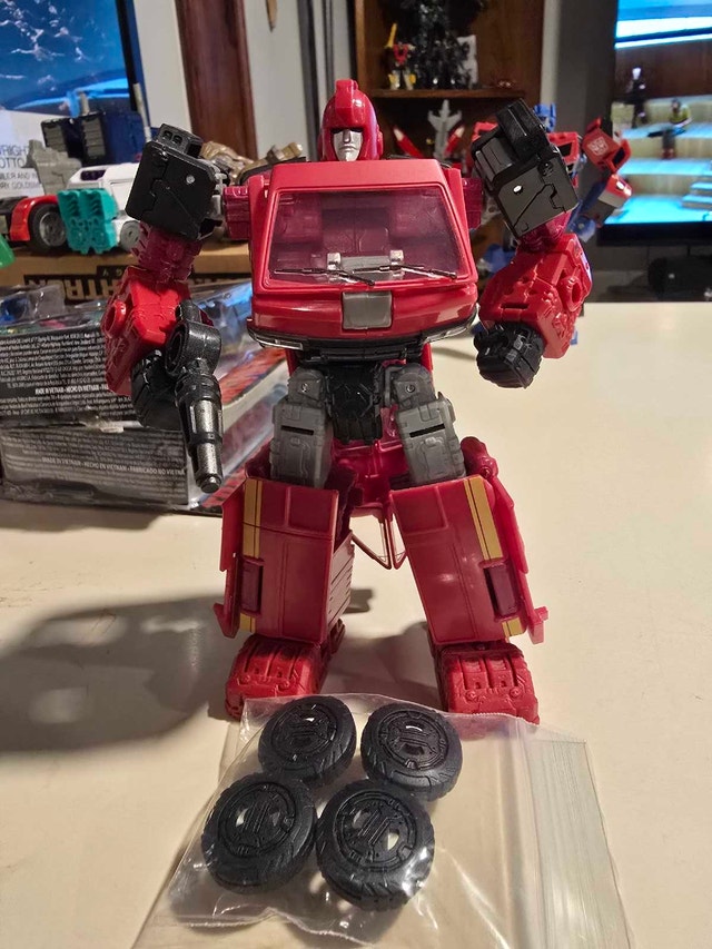 WFC Earthrise Ironhide with upgraded wheels
