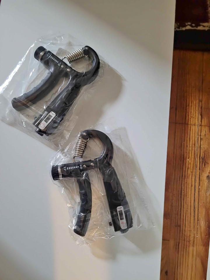 💪🏾Adjustable Grip Trainer (5-60kg) - $10 Each or 2 for $15💪🏾