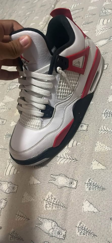 Jordan 4 Red Cement (Size 6.5) - photo 4