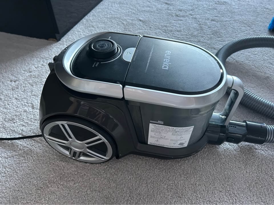 Vacuum cleaner in great condition - photo 2
