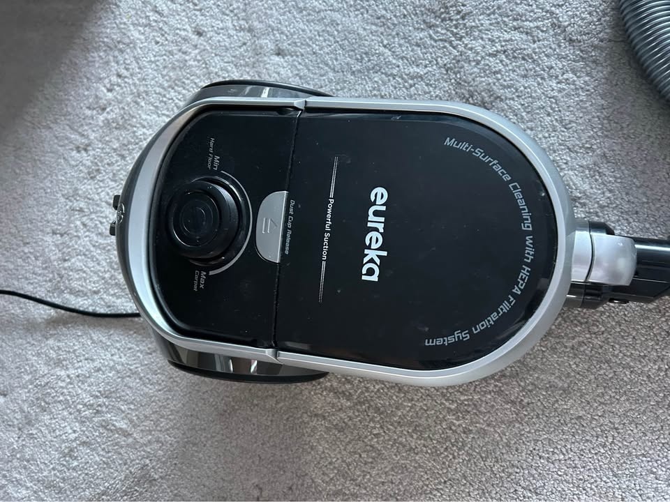 Vacuum cleaner in great condition - photo 3