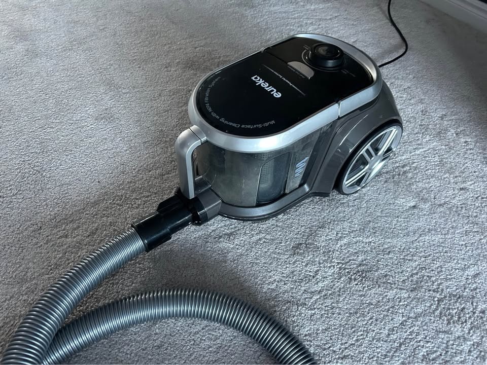 Vacuum cleaner in great condition - photo 4