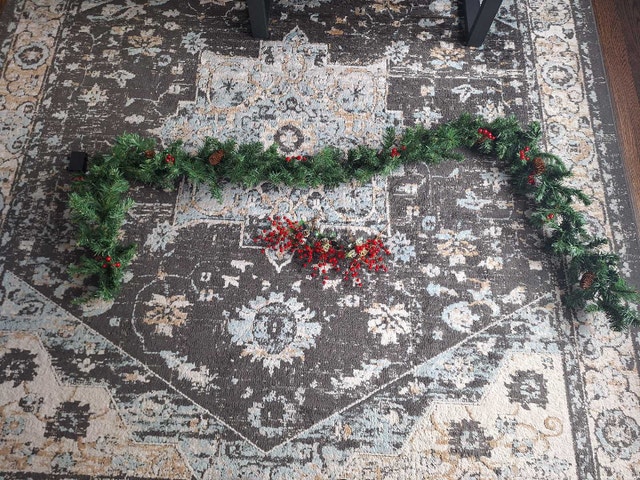8FT Light up Garland !