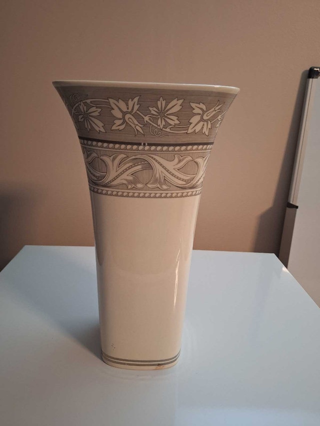 Wedgwood Earthenware Vase 1999