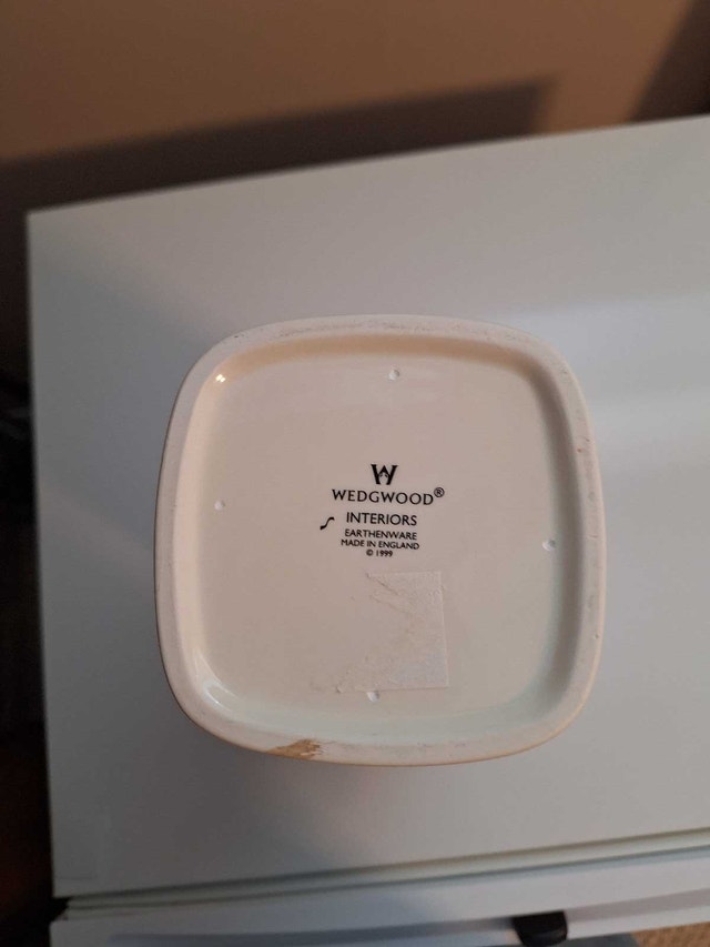 Wedgwood Earthenware Vase 1999 - photo 2