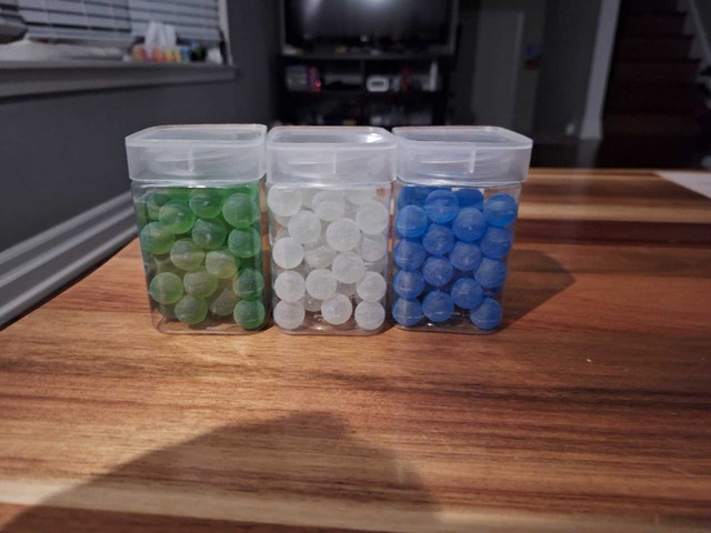 LOT 15 Jars - Decorative Glass Rocks