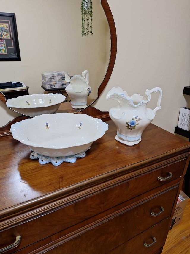 Antique Jug & Wash Basin - photo 3