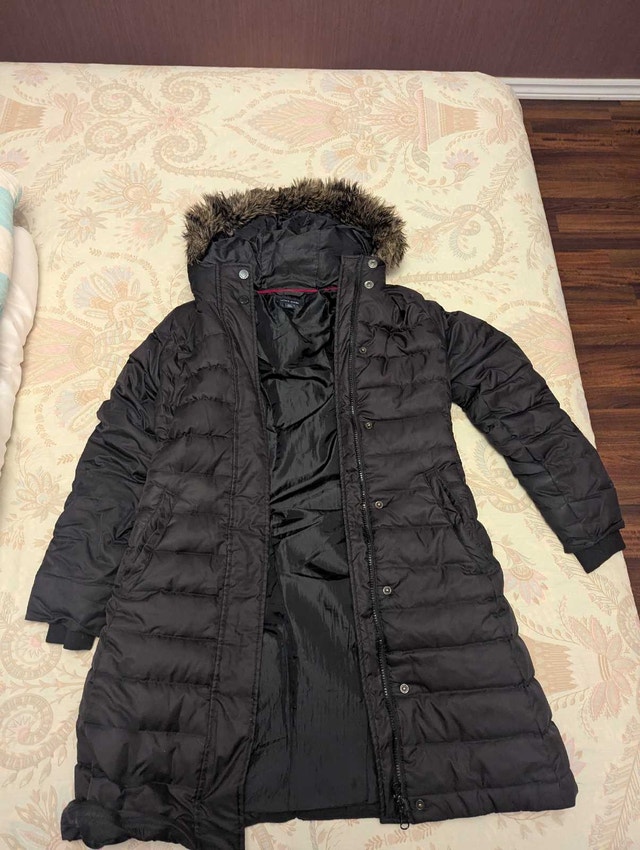 Small Tommy Hilfiger Women's Long Puffer Coat (Used)