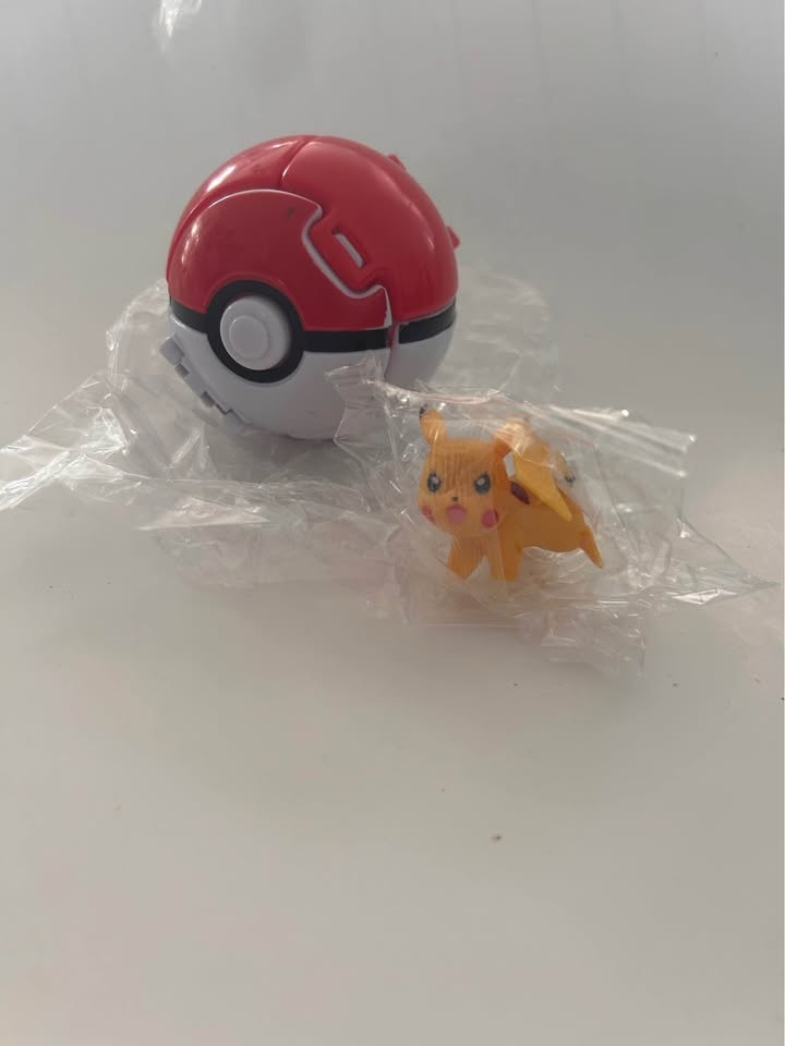 Pokémon Throw 'N' Pop Poke Balls - photo 2