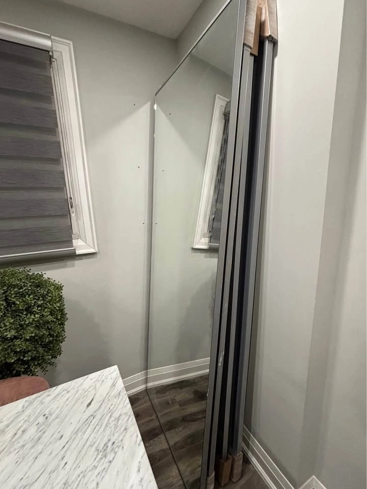 Frameless Closet Sliding Doors