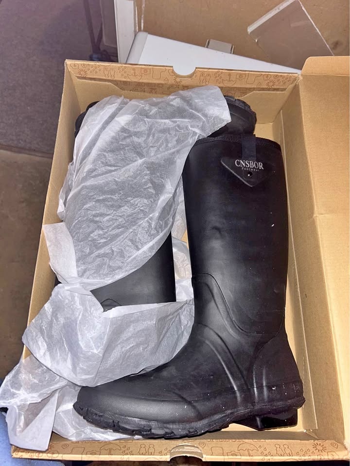 Boots Size 8