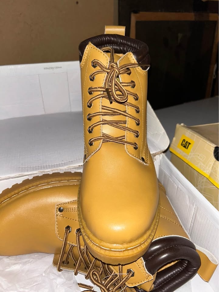Rugged Women's Boots - Size 8 1/2 - photo 2