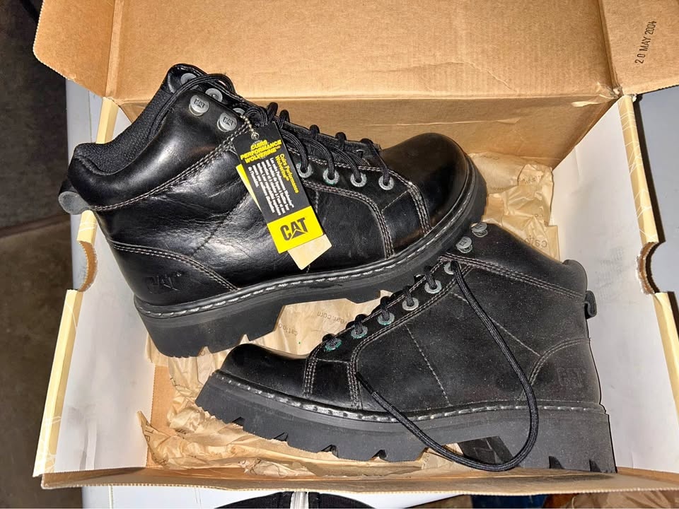 Women's CAT Work Boots - Steel Toe - Size 8.5