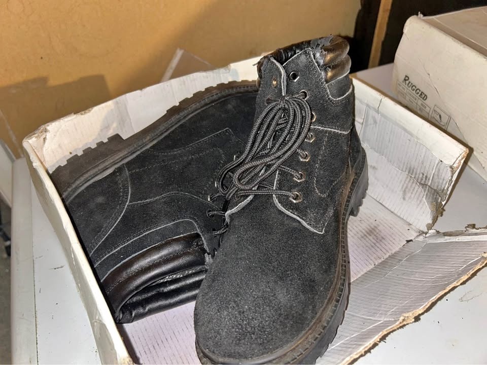 Women’s Rugged boots - Size 8