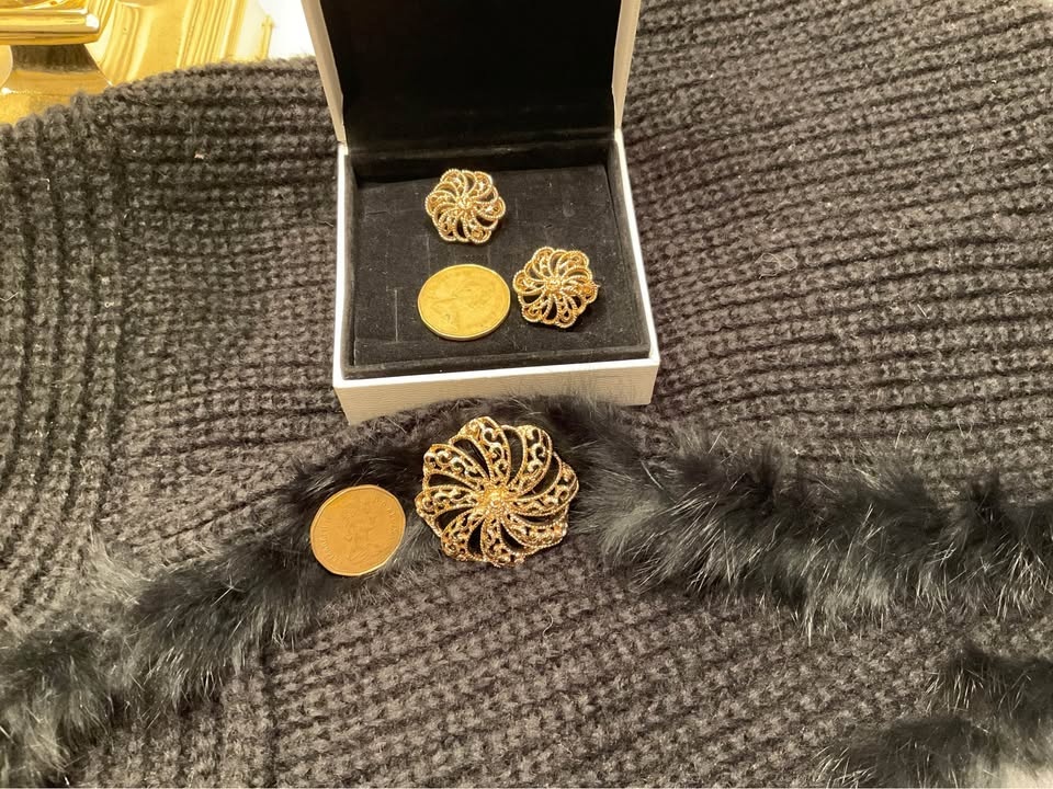 Ladies Sarah Coventry Brooch & Earrings Set - photo 3