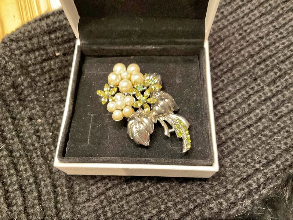Ladies Brooch Vintage RMN Made In Italy 1970’s