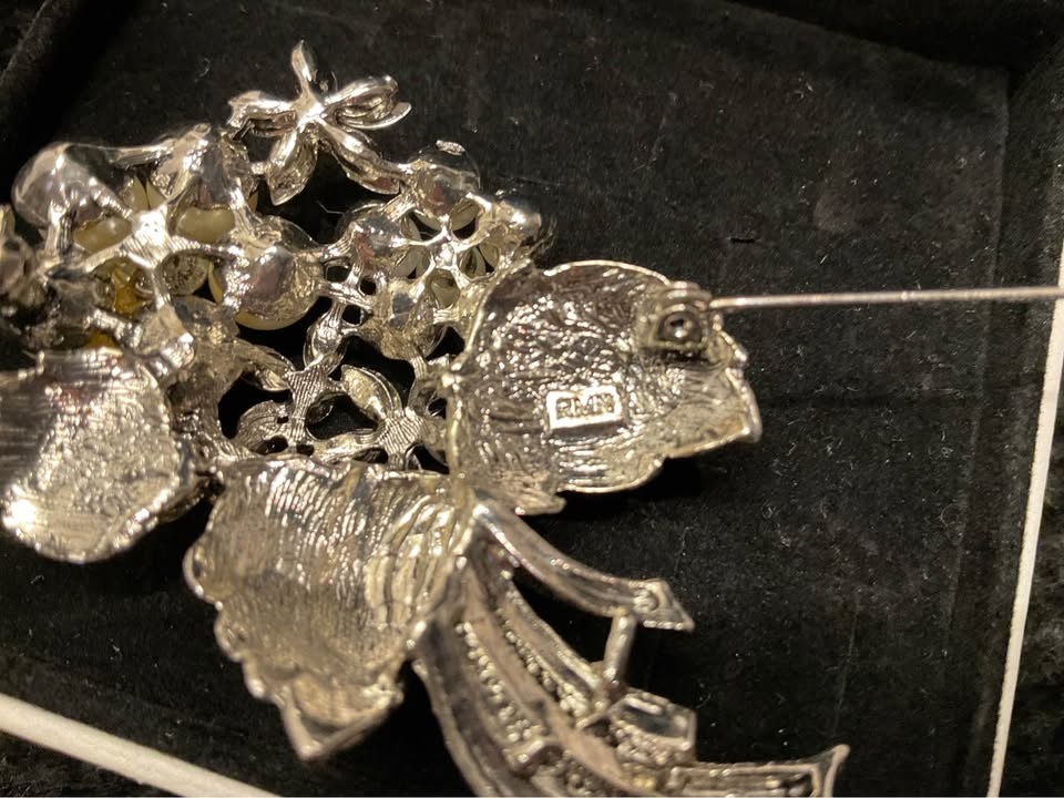 Ladies Brooch Vintage RMN Made In Italy 1970’s - photo 3