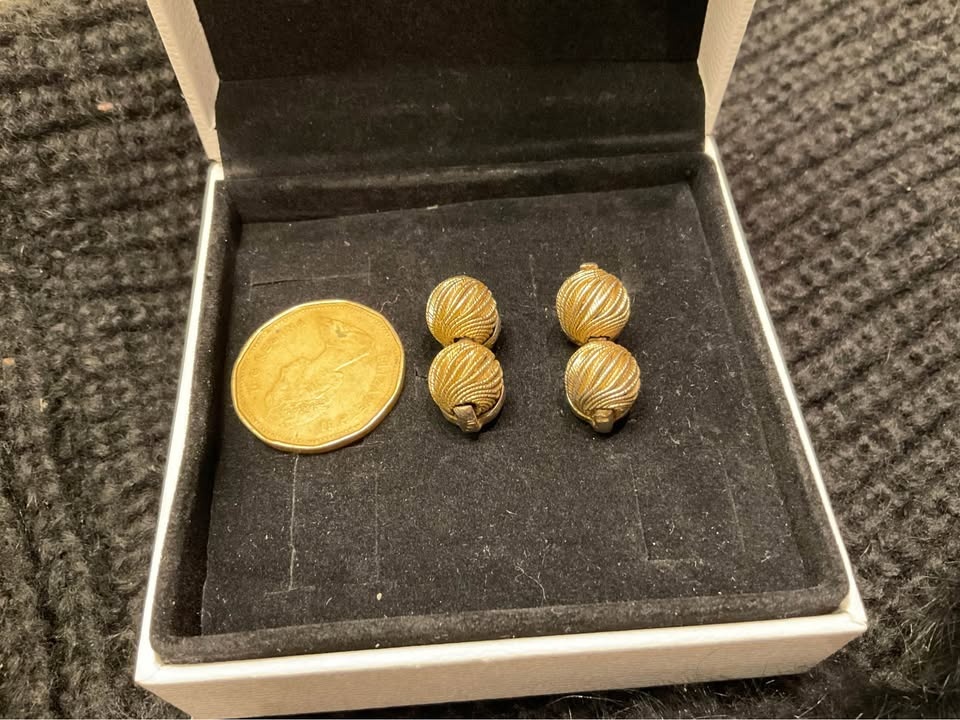 Ladies Earrings Vintage Clip On - photo 4