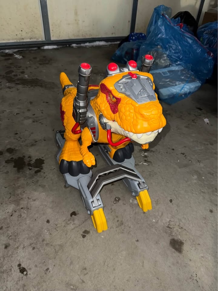 Ride On T-Rex $80 - Mint Condition - photo 3