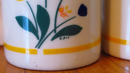 Vintage 1980 Salt & Pepper Shakers - Tulip Flowers - photo 3