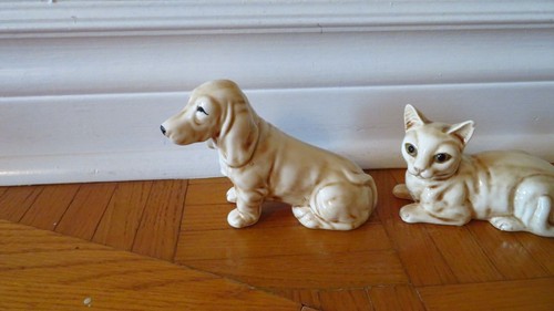 VTG MCM Porcelain Bassett Hound & Cat Statue - Japan - photo 2