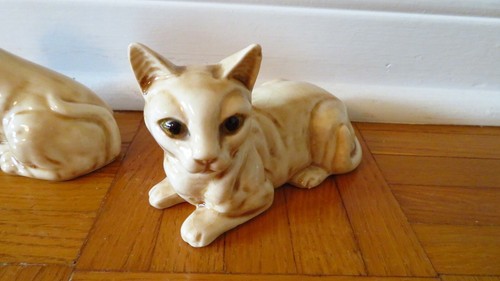 VTG MCM Porcelain Bassett Hound & Cat Statue - Japan - photo 3