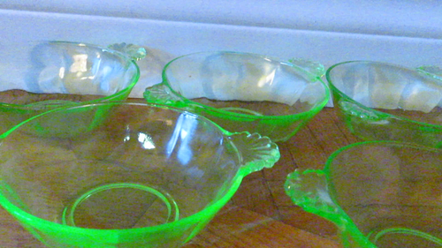 Vintage Vaseline/Uranium Depression Glass Berry Bowls Set 6 - photo 2
