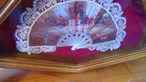 Framed antique opera fan / hand painted/ ornate details / glass - photo 3