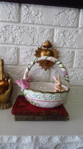 VTG Avon Springtime Basket with Rabbit & Flowers