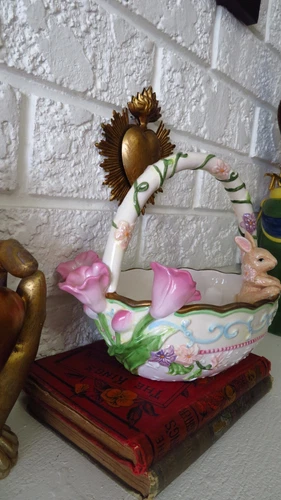 VTG Avon Springtime Basket with Rabbit & Flowers - photo 3