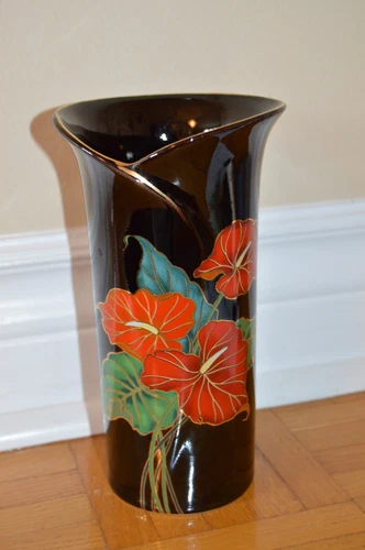 Vintage 1980s Kyoritsu Japanese Vase - Black, Red Anthuriums