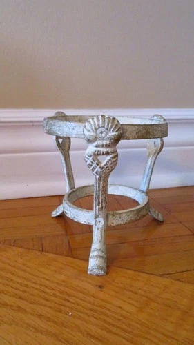 Vintage Cast Iron Plant Stand / Candle Holder - Seashell Design - photo 3