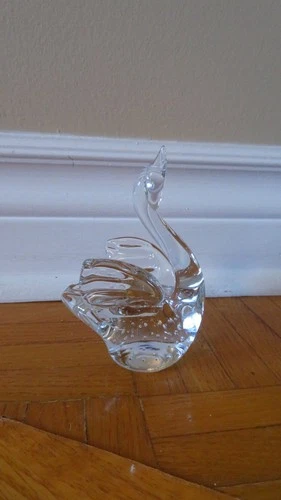 Vintage Art Glass Swan Paperweight - Controlled Bubble