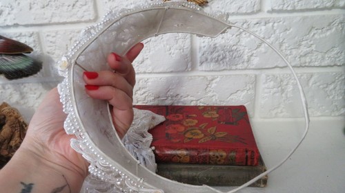 Vtg half gloves and crown made of lace and faux pearls 1980 brid - photo 4