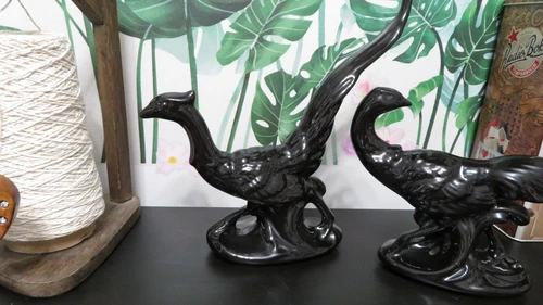 2 Mid-Century Look Vintage Ceramic Birds, Art Pottery Black Peac - photo 3