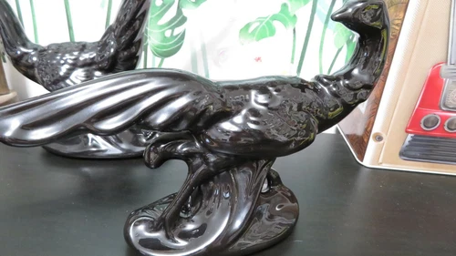 2 Mid-Century Look Vintage Ceramic Birds, Art Pottery Black Peac - photo 5