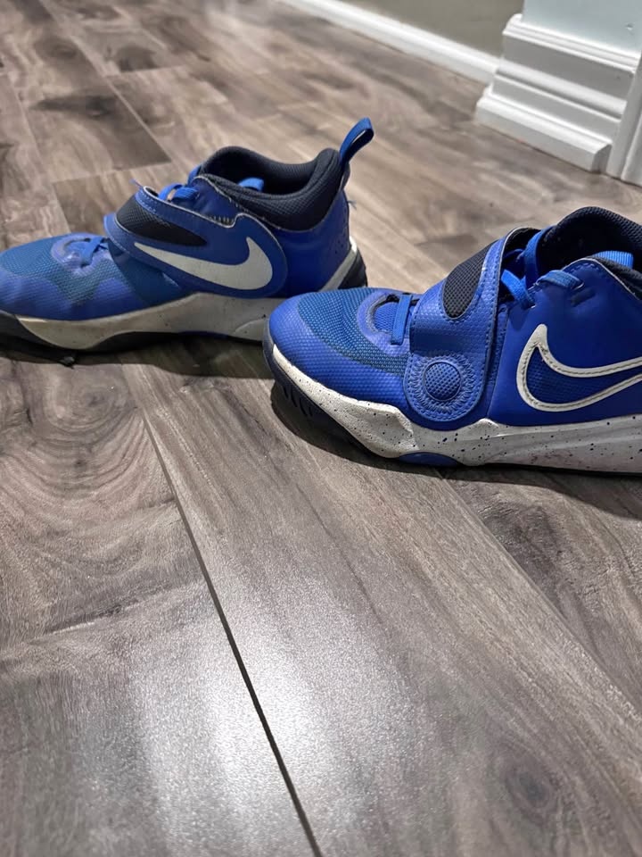 NIKE kids shoes