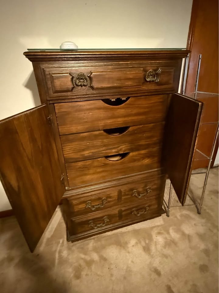 Vintage Kimball Queen Bedroom Set - photo 2