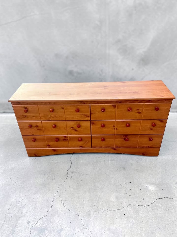 Solid Wood 6 Drawer Dresser – Big Storage!