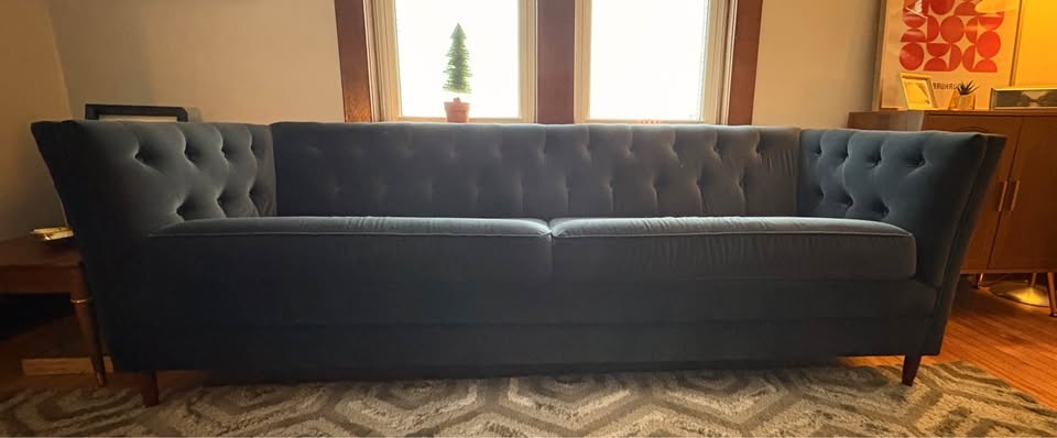 Dark grey/blue velvet tufted sofa - photo 4