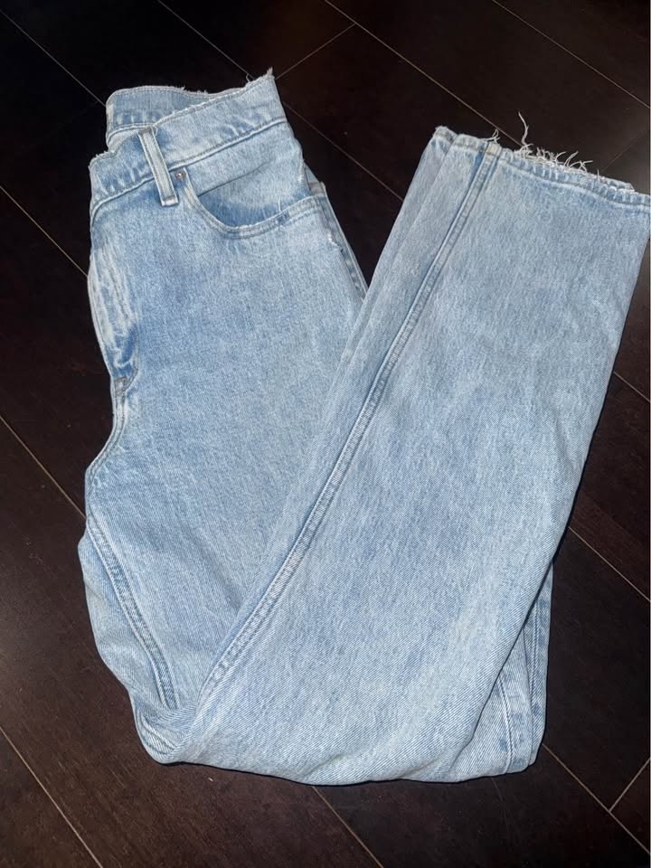 Crisscrossed Abercrombie High Waisted Jeans Size 26 - photo 2