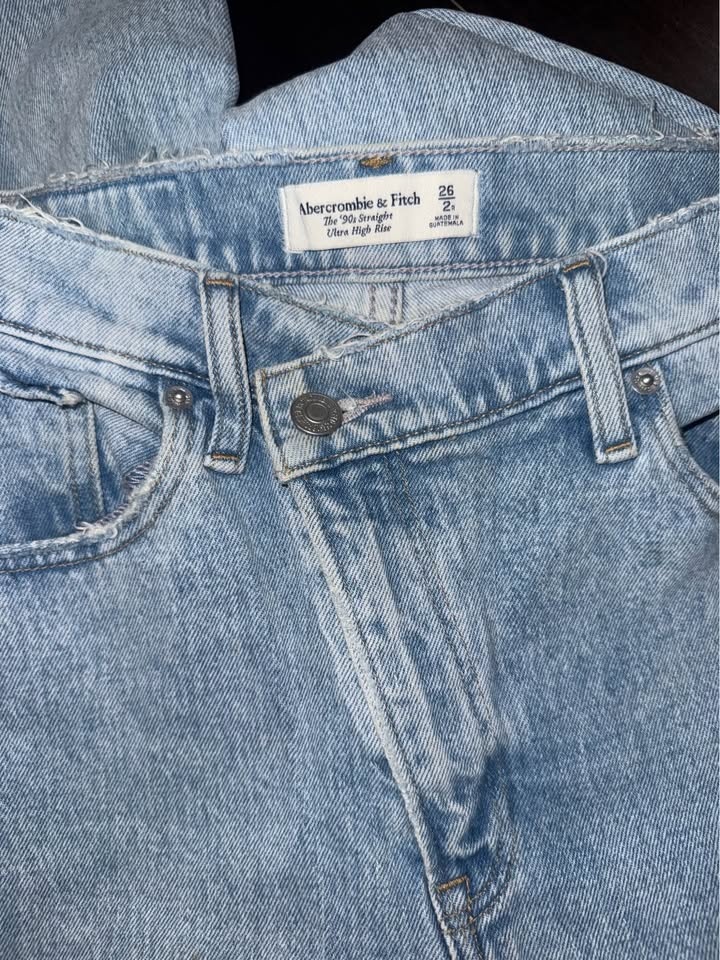 Crisscrossed Abercrombie High Waisted Jeans Size 26 - photo 4