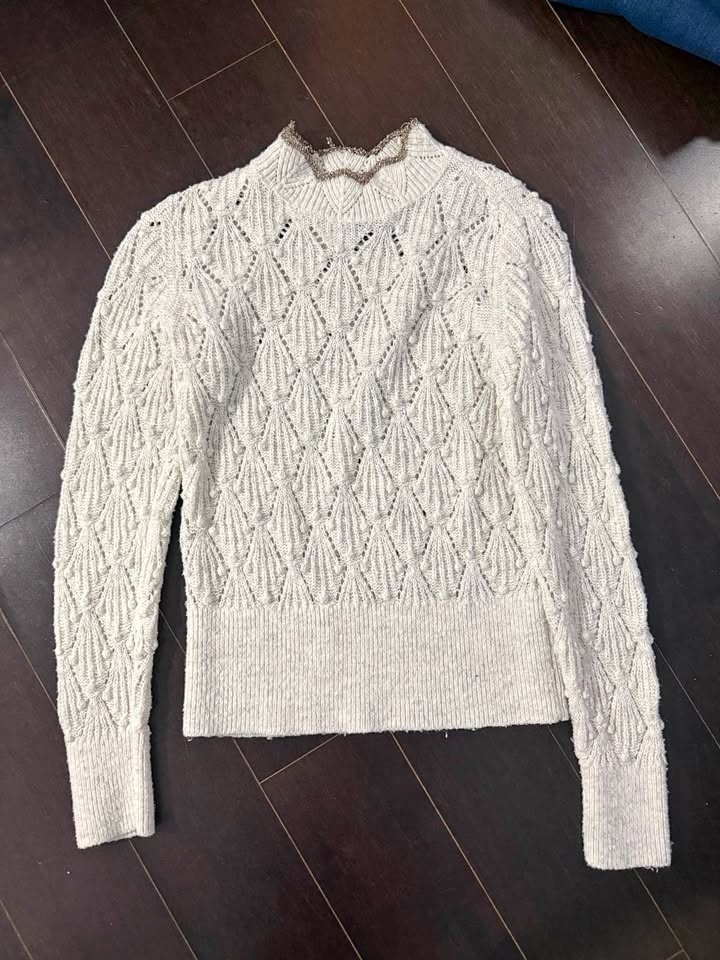 Abercrombie cream knitted sweater with gold details XS