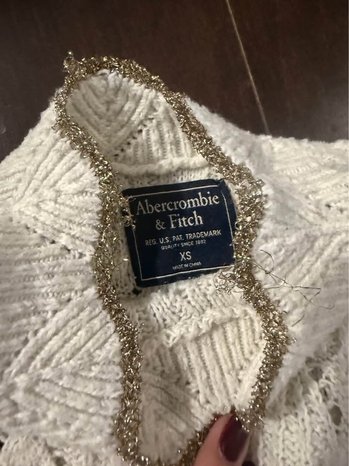 Abercrombie cream knitted sweater with gold details XS - photo 2