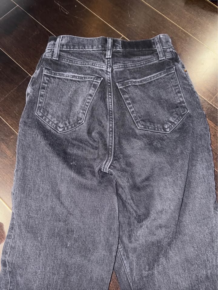 Abercrombie 90's Straight Ultra High Rise Black Jeans - Size 25 - photo 4