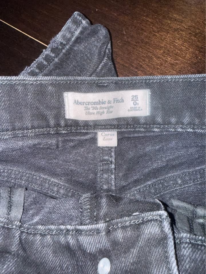 Abercrombie 90's Straight Ultra High Rise Black Jeans - Size 25 - photo 5