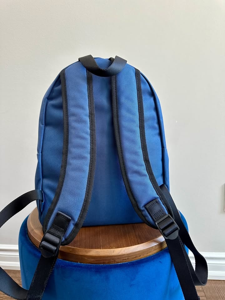 Calvin Klein Backpack (blue) - Like New - photo 3