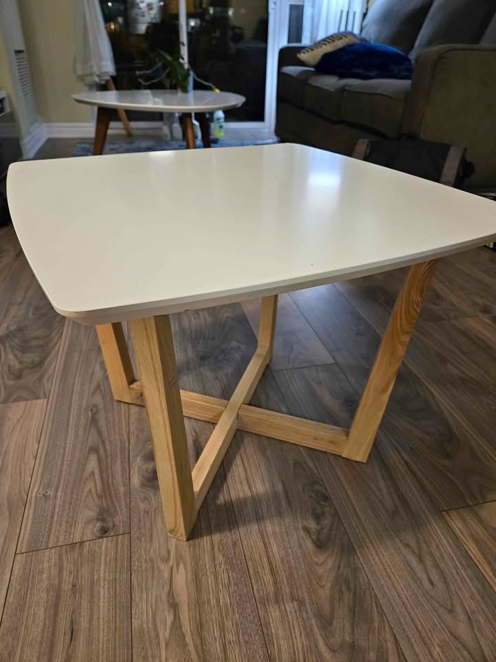 Structube End Table