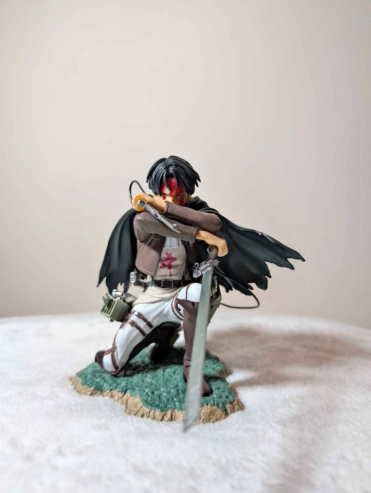 Levi Ackermen (AOT) Figure