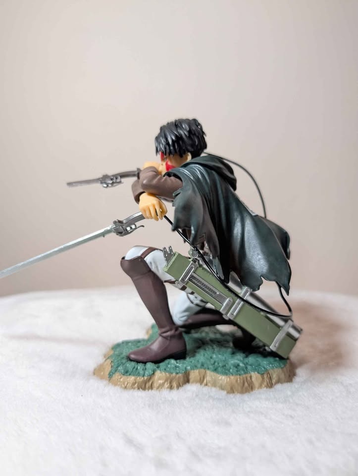 Levi Ackermen (AOT) Figure - photo 4